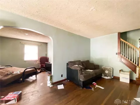 Living - 1127 Cedar Ave, Cincinnati, OH 45224 photo 2 of 4