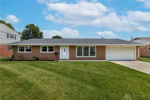 237 Shaftsbury Rd, Troy, OH 45373