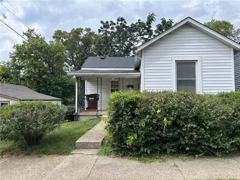 758 E Main St, Xenia, OH 45385