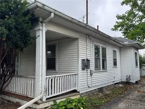 1047 Cypress St, Springfield, OH 45505 photo 2