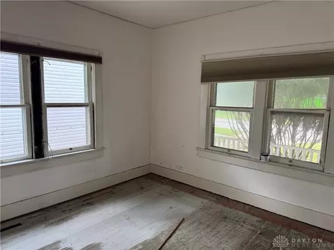 1047 Cypress St, Springfield, OH 45505 photo 8