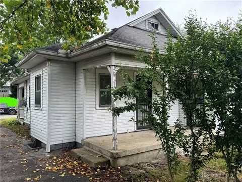 1047 Cypress St, Springfield, OH 45505 photo 3