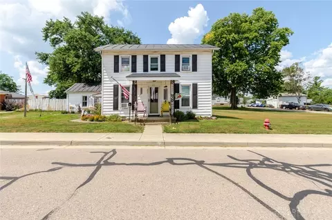 204 S Elm St, Farmersville, OH 45325