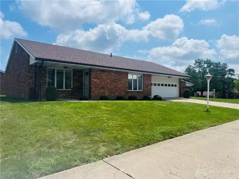 2912 Avery Cir, Springfield, OH 45503
