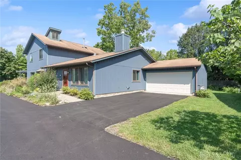 125 Park Meadows Dr, Yellow Springs, OH 45387