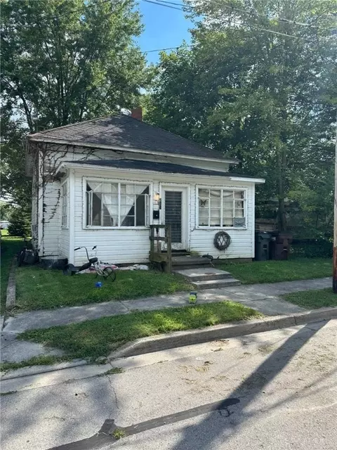 211 W Elm St, Bradford, OH 45308