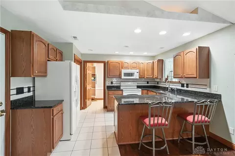 1886 Willow Lakes Dr, Springfield, OH 45502 photo 21