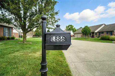1886 Willow Lakes Dr, Springfield, OH 45502 photo 7