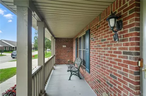 1886 Willow Lakes Dr, Springfield, OH 45502 photo 8