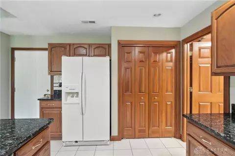 1886 Willow Lakes Dr, Springfield, OH 45502 photo 25
