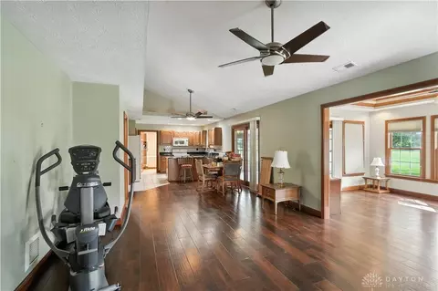 1886 Willow Lakes Dr, Springfield, OH 45502 photo 17