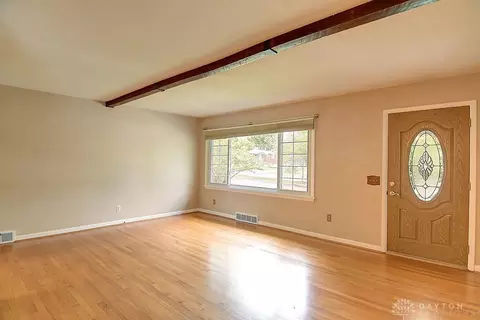 Living - 962 Broad Blvd, Kettering, OH 45419 photo 2 of 4