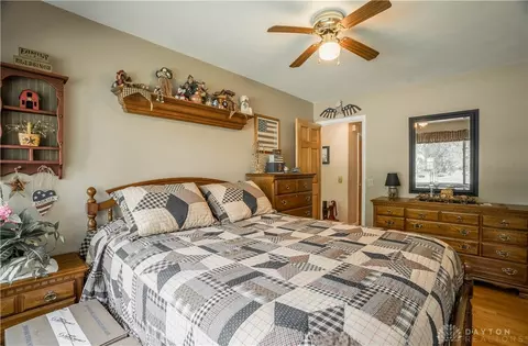 Bedroom - 962 Broad Blvd, Kettering, OH 45419 photo 8 of 9