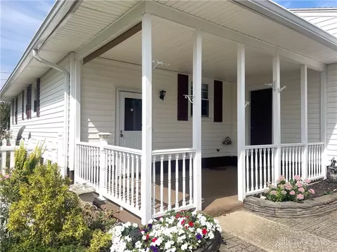 Exterior - 962 Broad Blvd, Kettering, OH 45419 photo 3 of 10