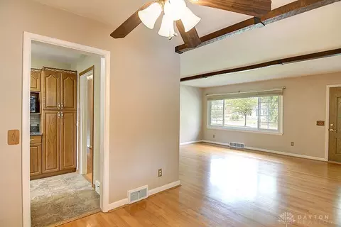 Living - 962 Broad Blvd, Kettering, OH 45419 photo 3 of 4