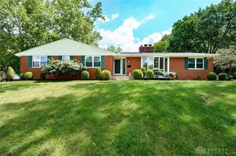 3300 Beaumonde Ln, Dayton, OH 45409