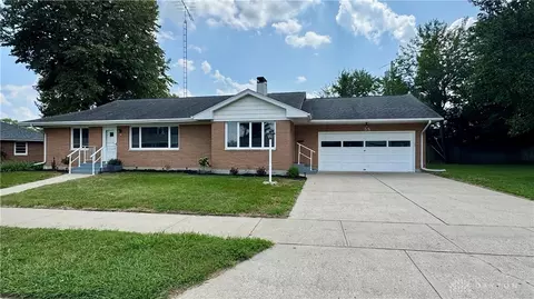 58 Dronfield Rd, Troy, OH 45373