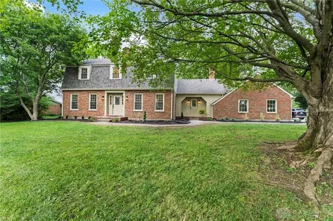 3872 Greenbriar Dr, Fairborn, OH 45324