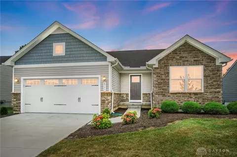 6777 Crystal Harbour Dr, Middletown, OH 45042
