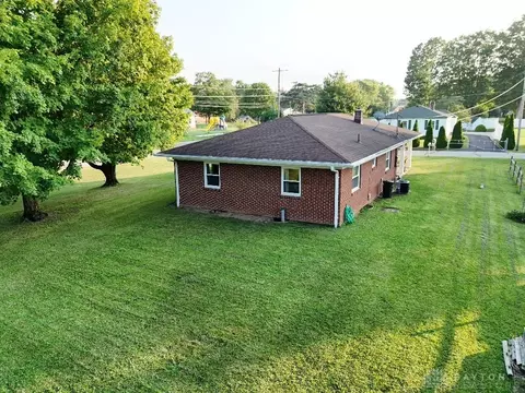 Exterior - 6078 Dayton Springfield Rd, Springfield, OH 45502 photo 7 of 8
