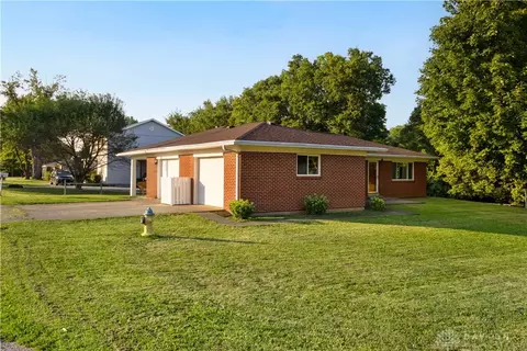 Exterior - 6078 Dayton Springfield Rd, Springfield, OH 45502 photo 1 of 8