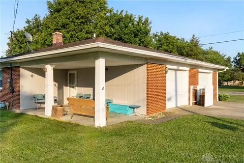 Exterior - 6078 Dayton Springfield Rd, Springfield, OH 45502 photo 6 of 8