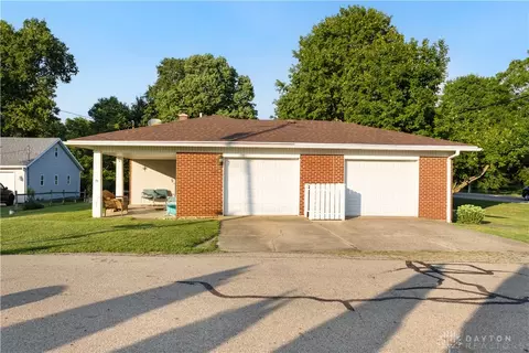 Exterior - 6078 Dayton Springfield Rd, Springfield, OH 45502 photo 3 of 8