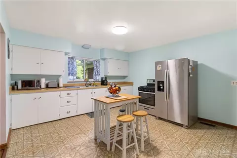 Kitchen - 6078 Dayton Springfield Rd, Springfield, OH 45502 photo 1 of 2