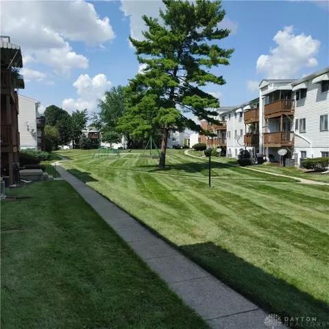 Exterior - 5710 Coach Dr #E, Dayton, OH 45440 photo 2 of 4