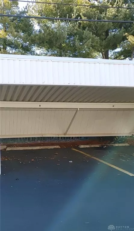 Exterior - 5710 Coach Dr #E, Dayton, OH 45440 photo 4 of 4