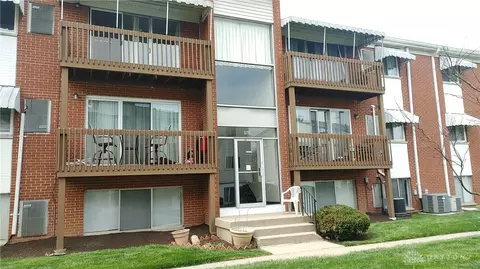 5710 Coach Dr #E, Dayton, OH 45440