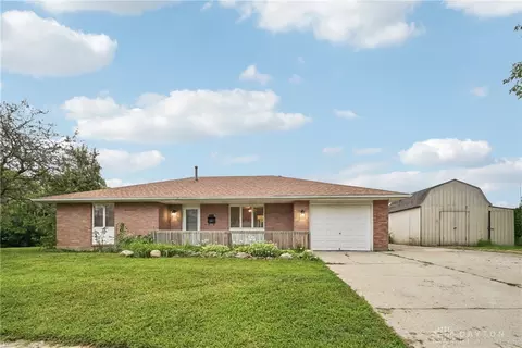 2121 Windsor Dr, Xenia, OH 45385