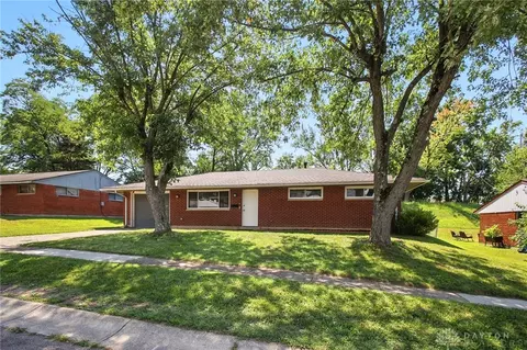 6850 Hubbard Dr, Huber Heights, OH 45424