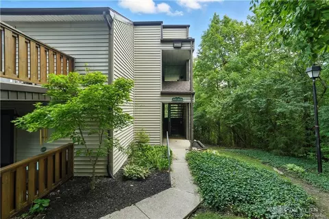 3103 Cloister Ln, Dayton, OH 45449