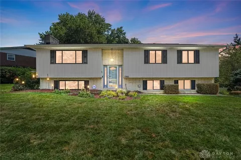 1302 E Mcguire St, Miamisburg, OH 45342