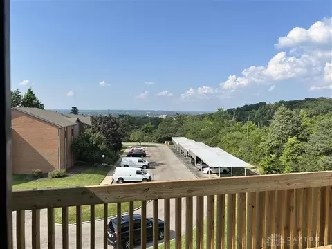 1116 Eagle Feather Cir #E, West Carrollton, OH 45449