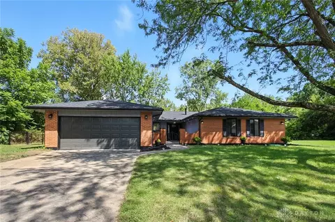 4816 Stonehedge St, Dayton, OH 45426