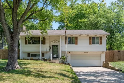 7664 Whitehall Dr, Dayton, OH 45459