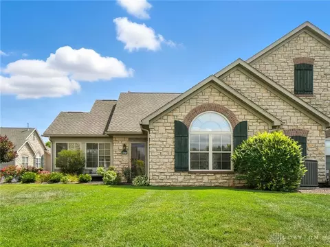 7018 Creekside Cir, Fairborn, OH 45324