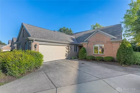 Exterior - 2652 Vienna Estates Dr, Centerville, OH 45459 photo 1 of 6