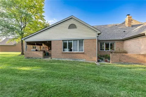 Exterior - 2652 Vienna Estates Dr, Centerville, OH 45459 photo 3 of 6