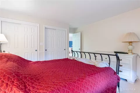 Bedroom - 2652 Vienna Estates Dr, Centerville, OH 45459 photo 2 of 4