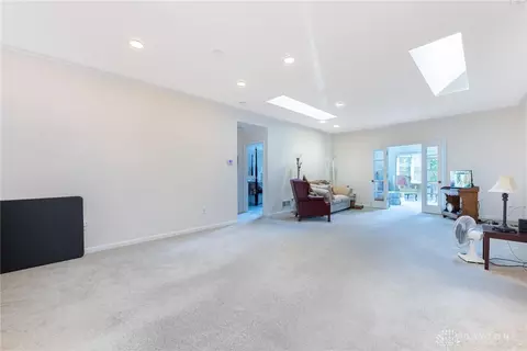 Living - 2652 Vienna Estates Dr, Centerville, OH 45459 photo 1 of 3