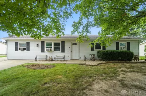 328 Woodsview Dr, Jeffersonville, OH 43128