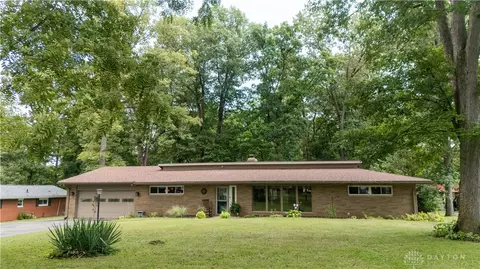 2526 Ehrhart Dr, Springfield, OH 45502