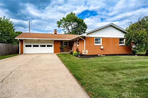 24 Sunset Pl, Germantown, OH 45327