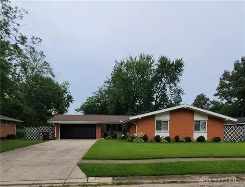 736 Chandler Dr, Dayton, OH 45426