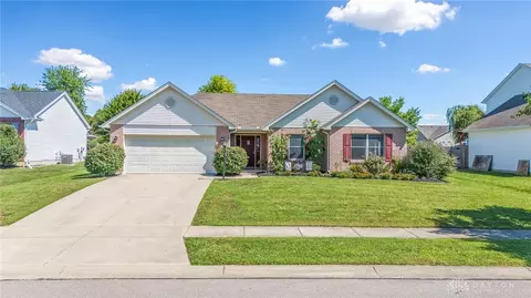 1560 Adamsmoor Dr, Waynesville, OH 45068