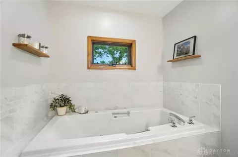 Bath - 6765 Montpellier Blvd, Centerville, OH 45459 photo 5 of 10