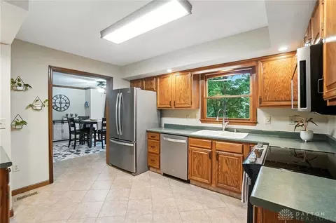Kitchen - 6765 Montpellier Blvd, Centerville, OH 45459 photo 3 of 5